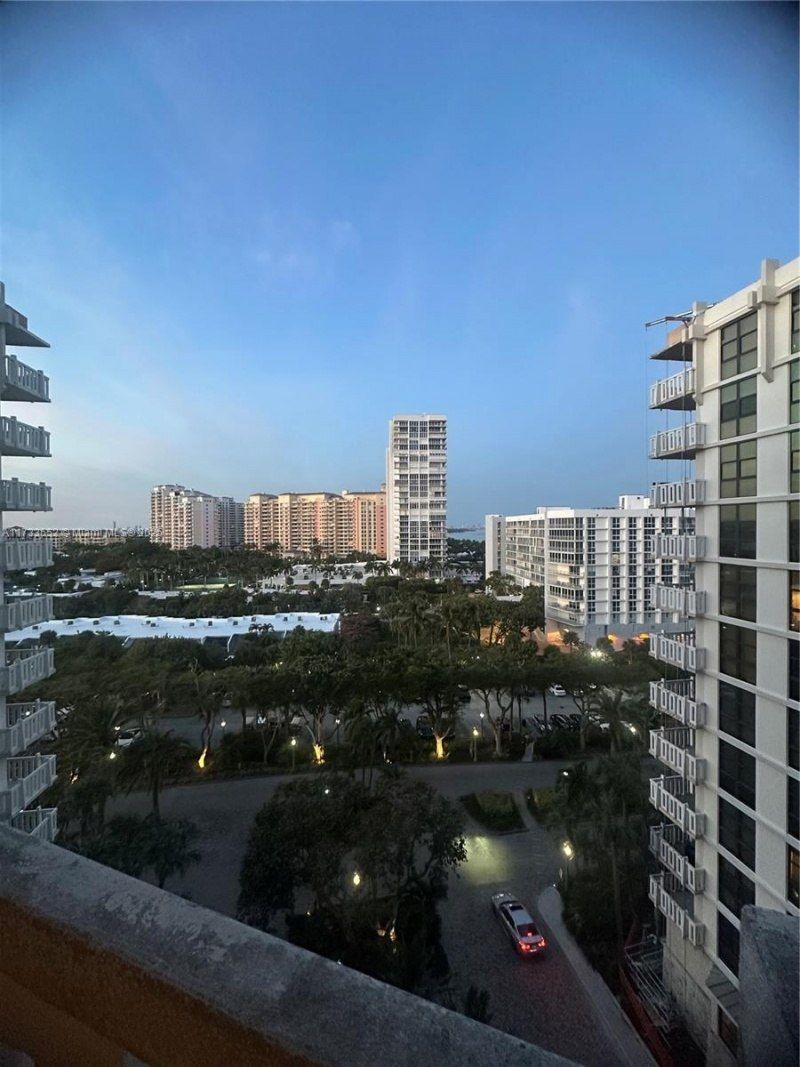 1121 Crandon Blvd, Unit E904, Key Biscayne, FL 33149 Photo