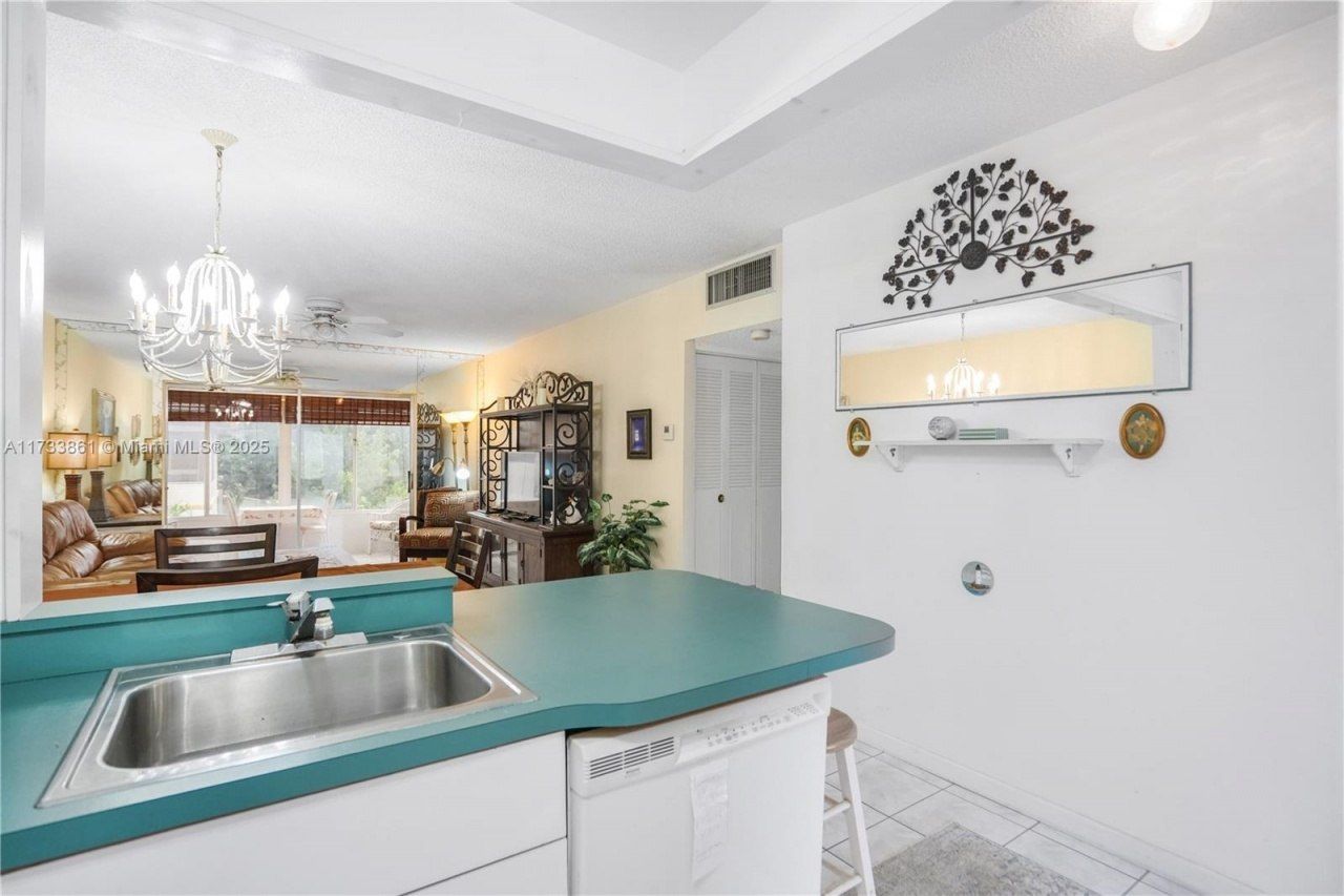 5171 W Oakland Park Blvd, Unit 311, Lauderdale Lakes, FL 33313 Photo