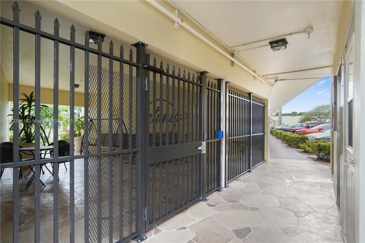 5171 W Oakland Park Blvd, Unit 311, Lauderdale Lakes, FL 33313 Photo