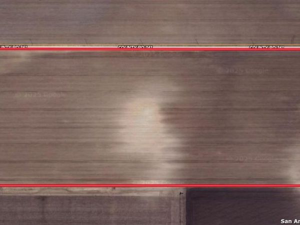 TBD CR 361, Mico, TX 78056