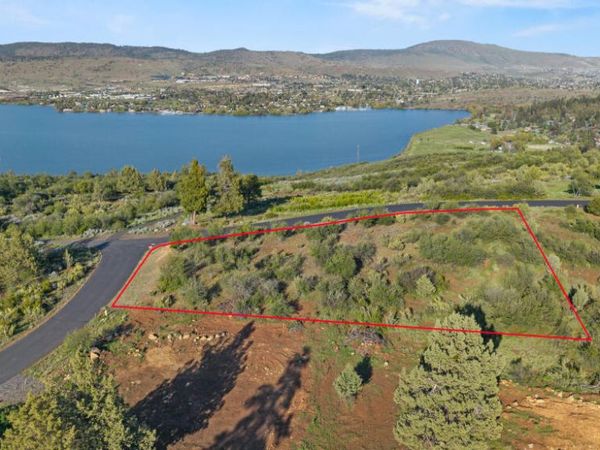 824 Bailey Mountain Drive, Klamath Falls, OR 97601