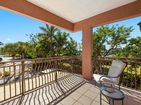 14811 Laguna Dr, Unit 101, Fort Myers, FL 33908
