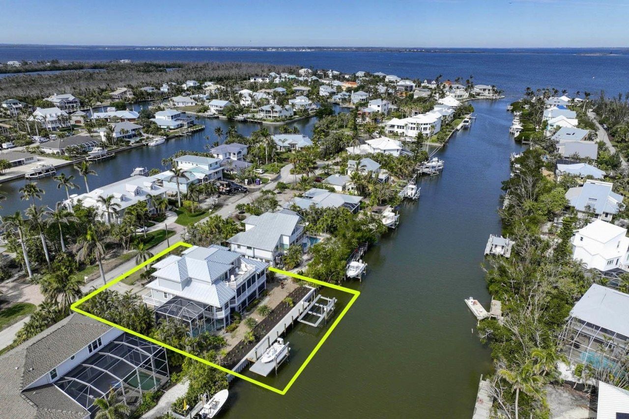 1656 Hibiscus Dr, Sanibel, FL 33957 Photo