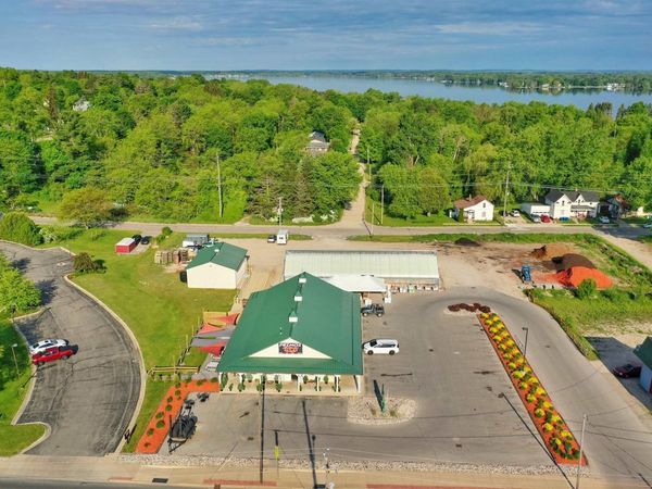 916 Mitchell Street S, Cadillac, MI 49601