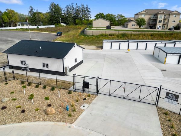 3556 Marnie Avenue, Waterloo, IA 50701