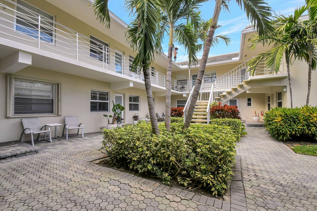 100 Venetian Drive, Unit 3, Delray Beach, FL 33483 Photo