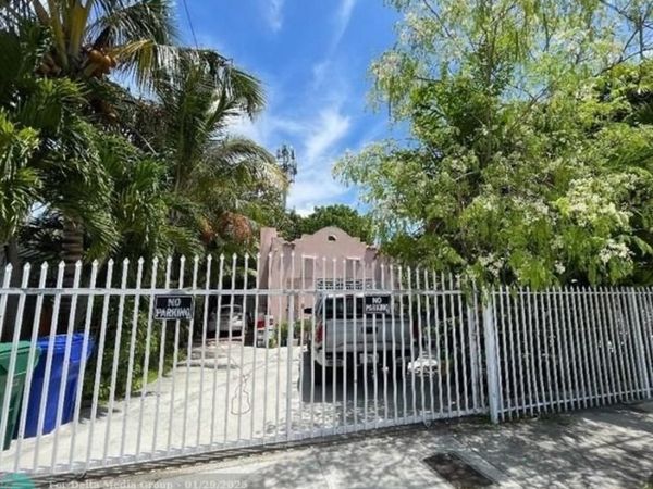 675 NW 34th St, Miami, FL 33127