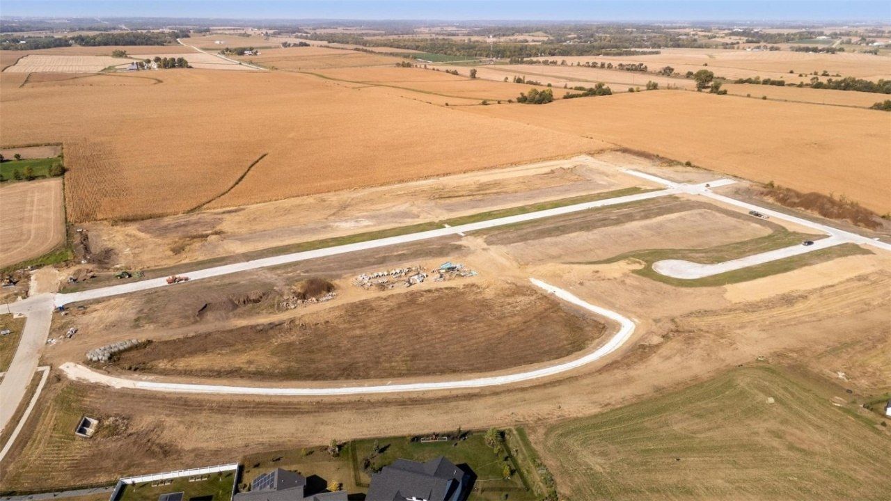 750 17th Avenue Sw, Mt Vernon, IA 52314 Main Photo