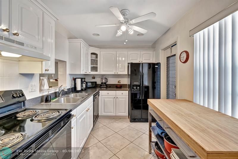 4270 NW 40th Street, Unit 302, Lauderdale Lakes, FL 33319 Photo