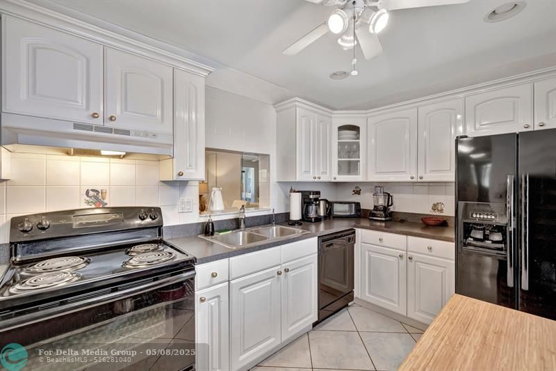 4270 NW 40th Street, Unit 302, Lauderdale Lakes, FL 33319 Photo