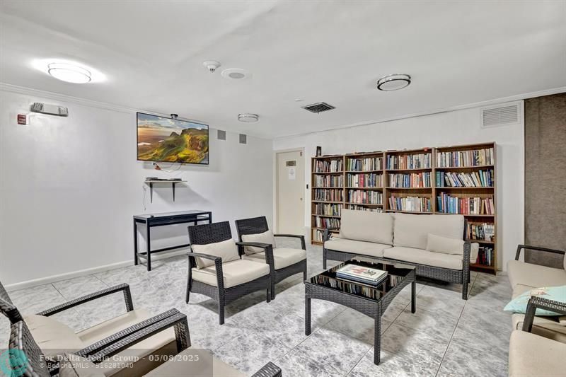 4270 NW 40th Street, Unit 302, Lauderdale Lakes, FL 33319 Photo