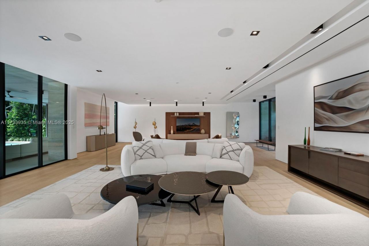 4040 Kiaora St, Miami, FL 33133 Photo