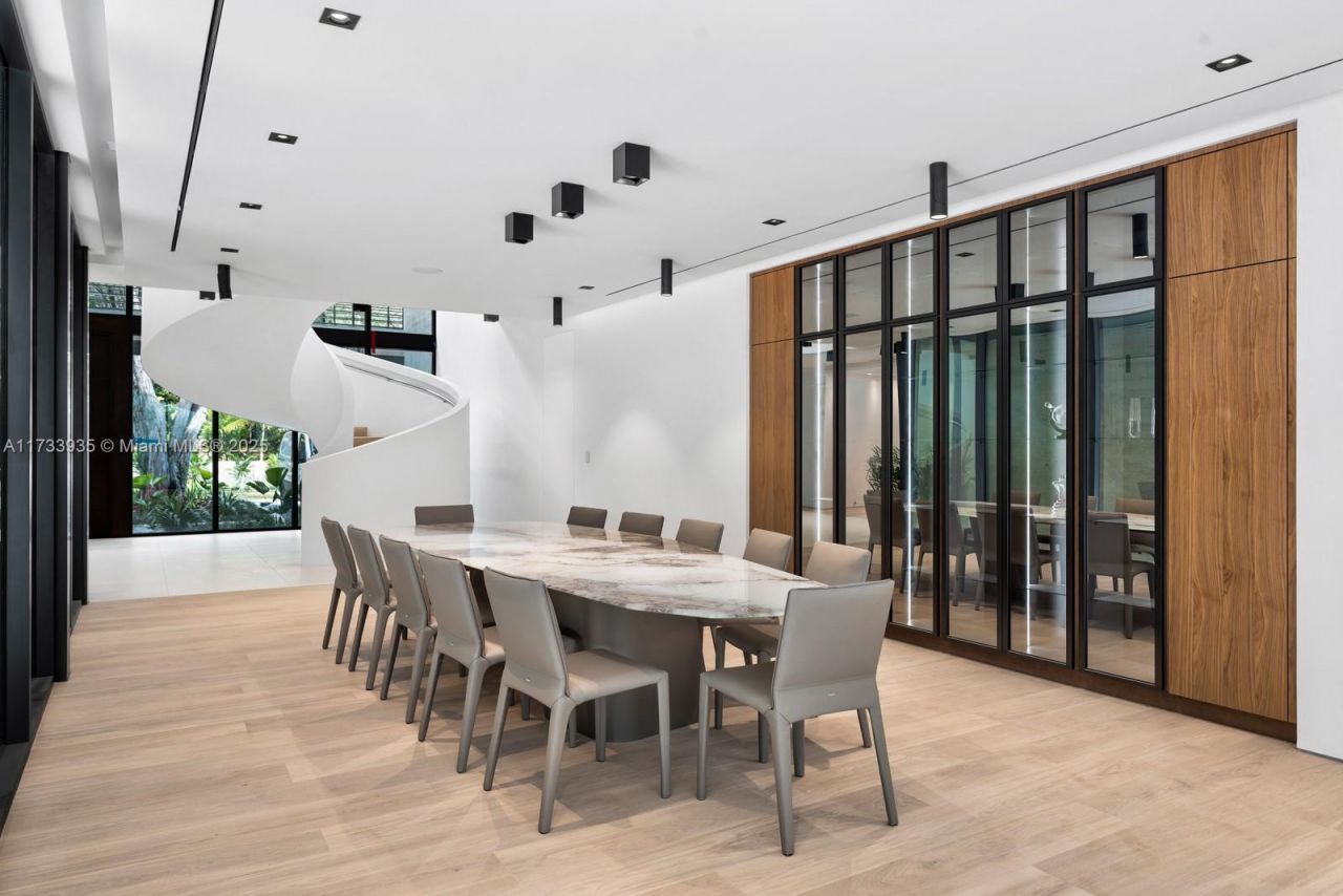 4040 Kiaora St, Miami, FL 33133 Photo