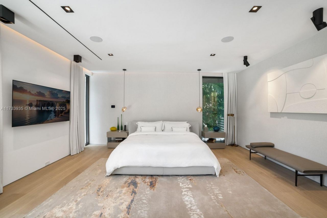 4040 Kiaora St, Miami, FL 33133 Photo