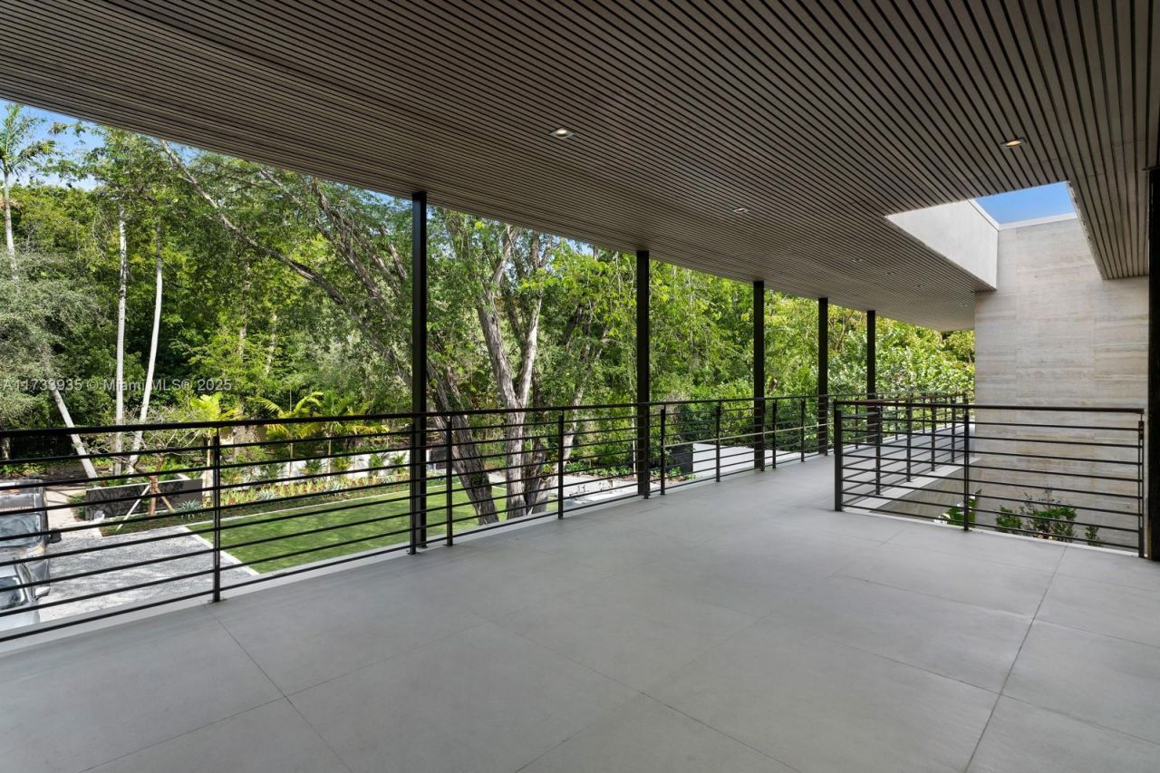 4040 Kiaora St, Miami, FL 33133 Photo