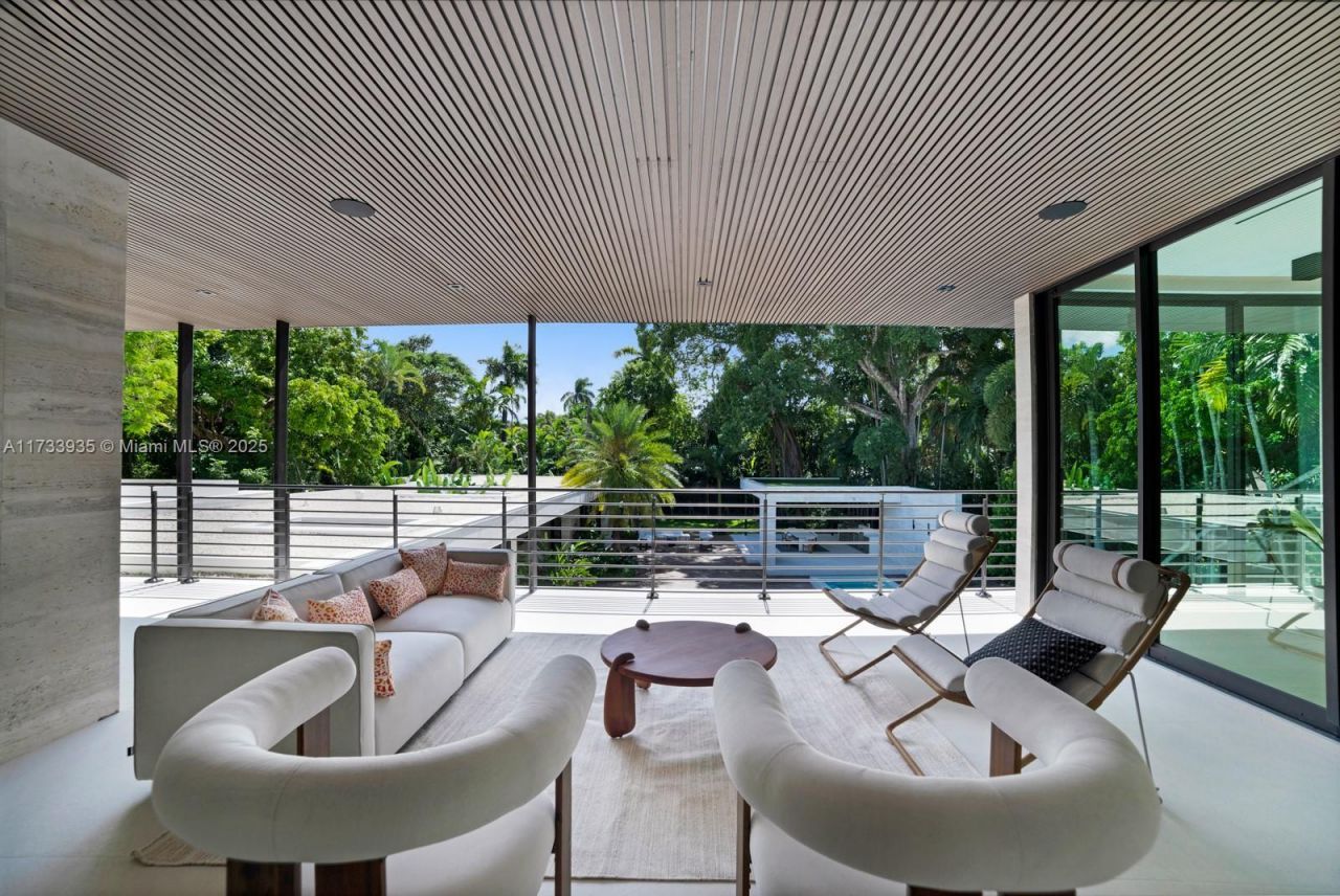 4040 Kiaora St, Miami, FL 33133 Photo