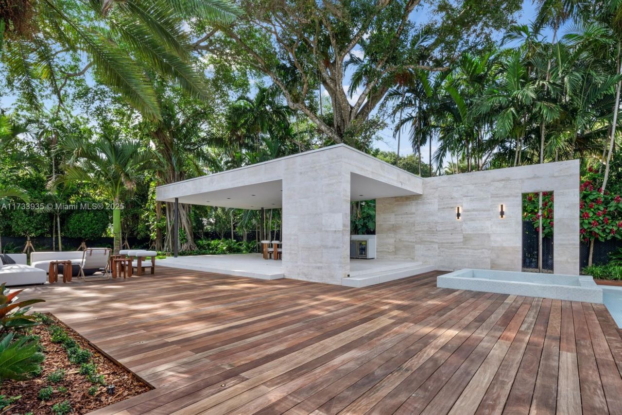 4040 Kiaora St, Miami, FL 33133 Photo