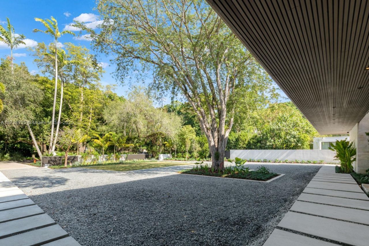 4040 Kiaora St, Miami, FL 33133 Photo