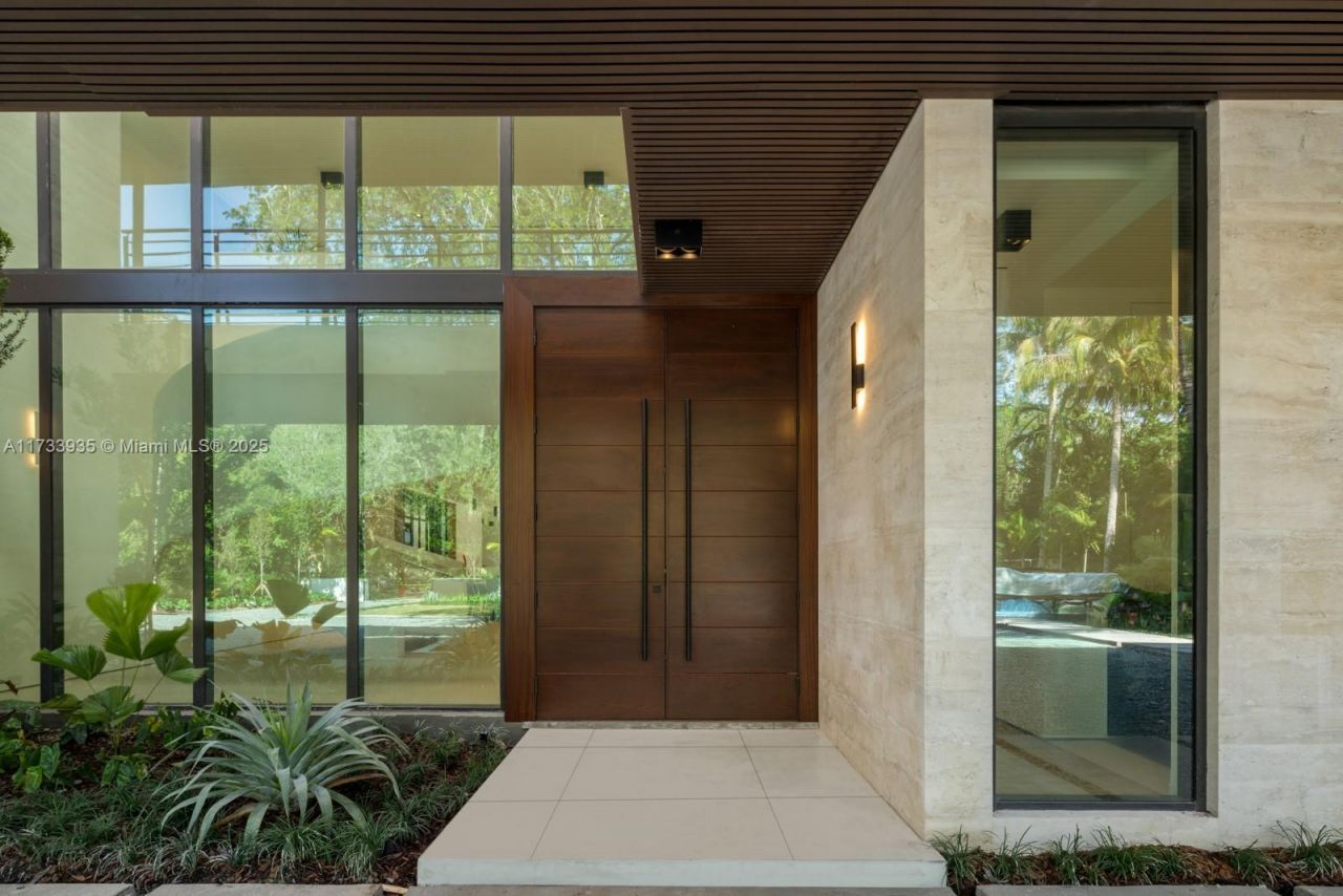 4040 Kiaora St, Miami, FL 33133 Photo