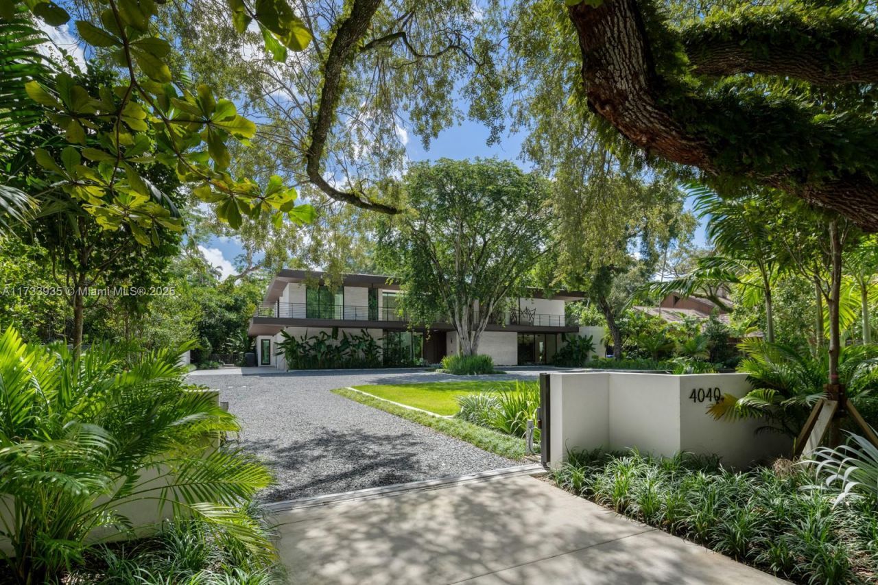 4040 Kiaora St, Miami, FL 33133 Photo