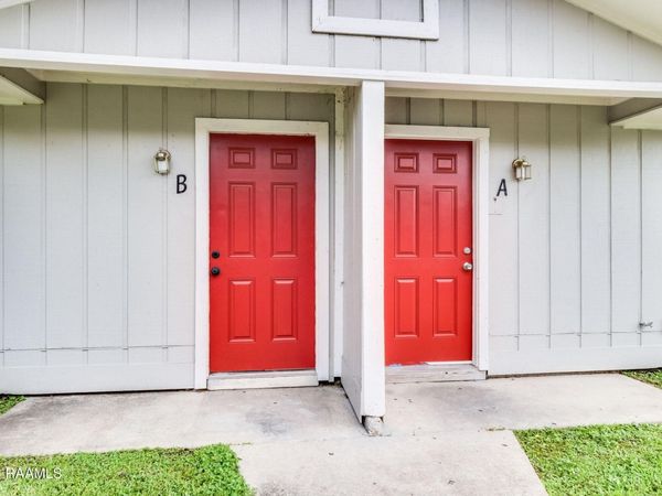 606 Yvonne Street, New Iberia, LA 70560