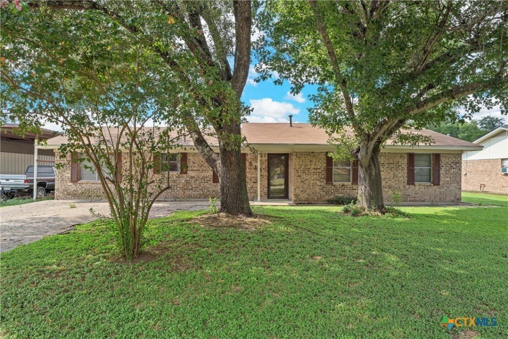 518 E Avenue G, Rosebud, TX 76570 Main Photo