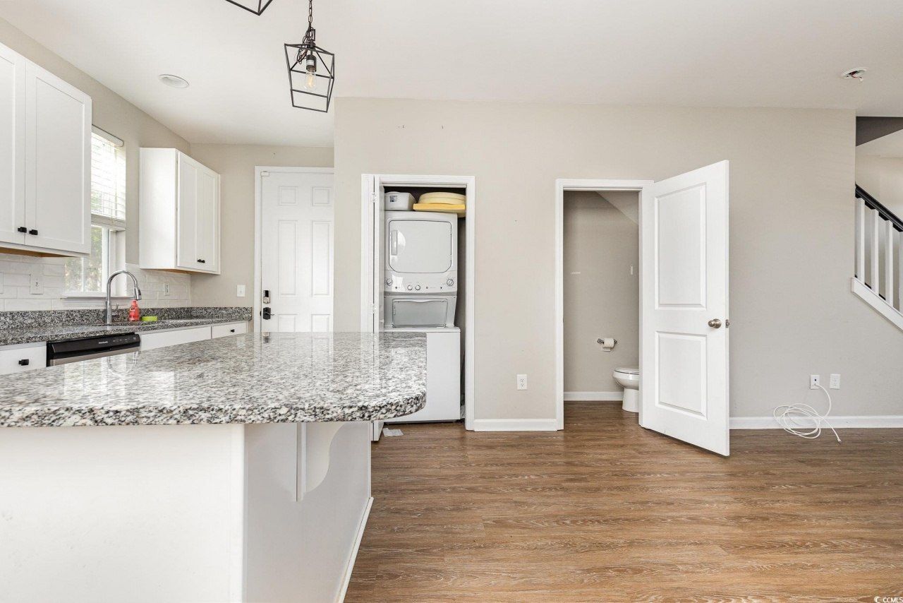 3525 Bristol Ln. Photo 11