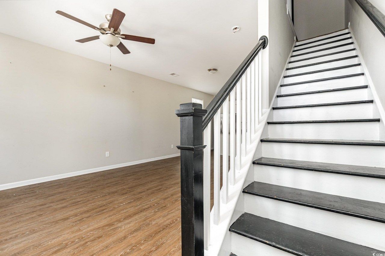 3525 Bristol Ln. Photo 4