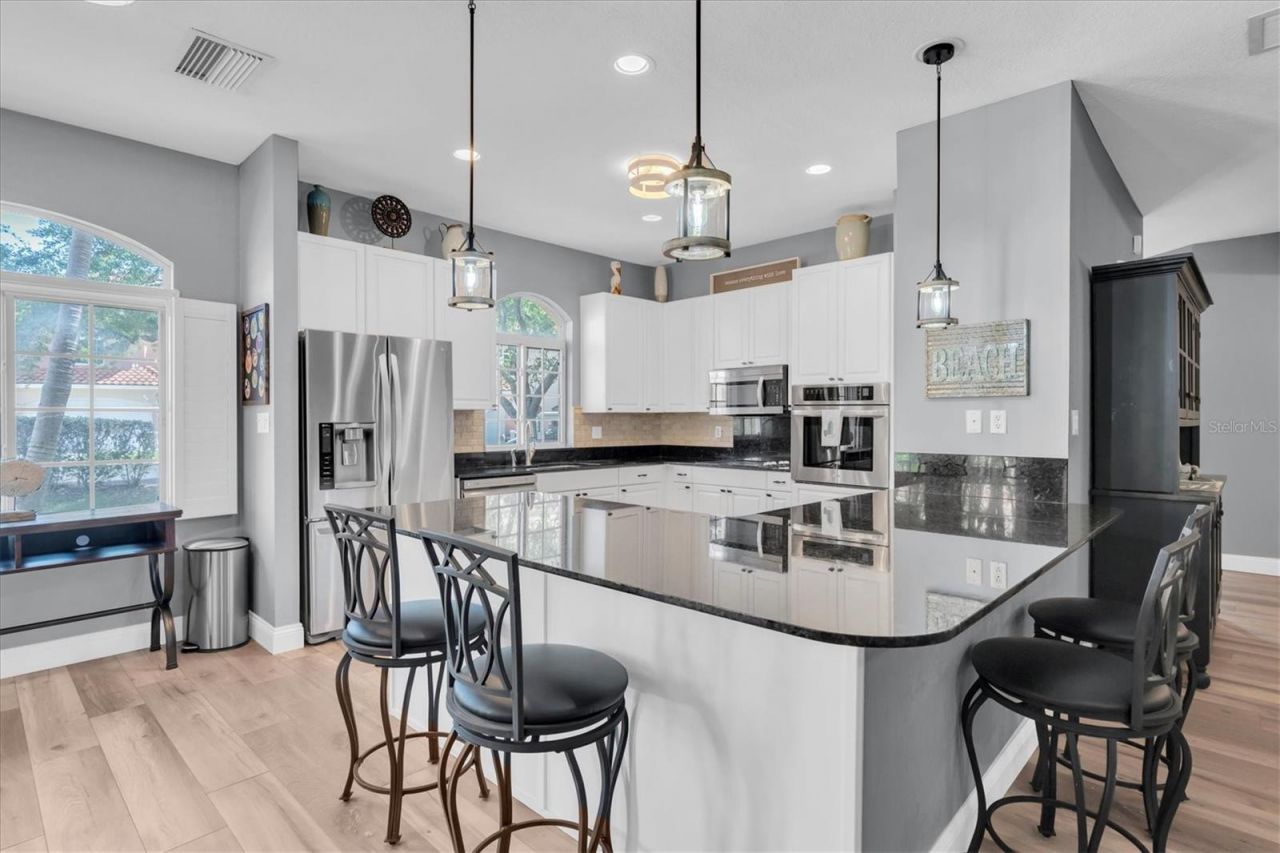 6224 Vista Verde Drive W, Saint Petersburg, FL 33707 Photo