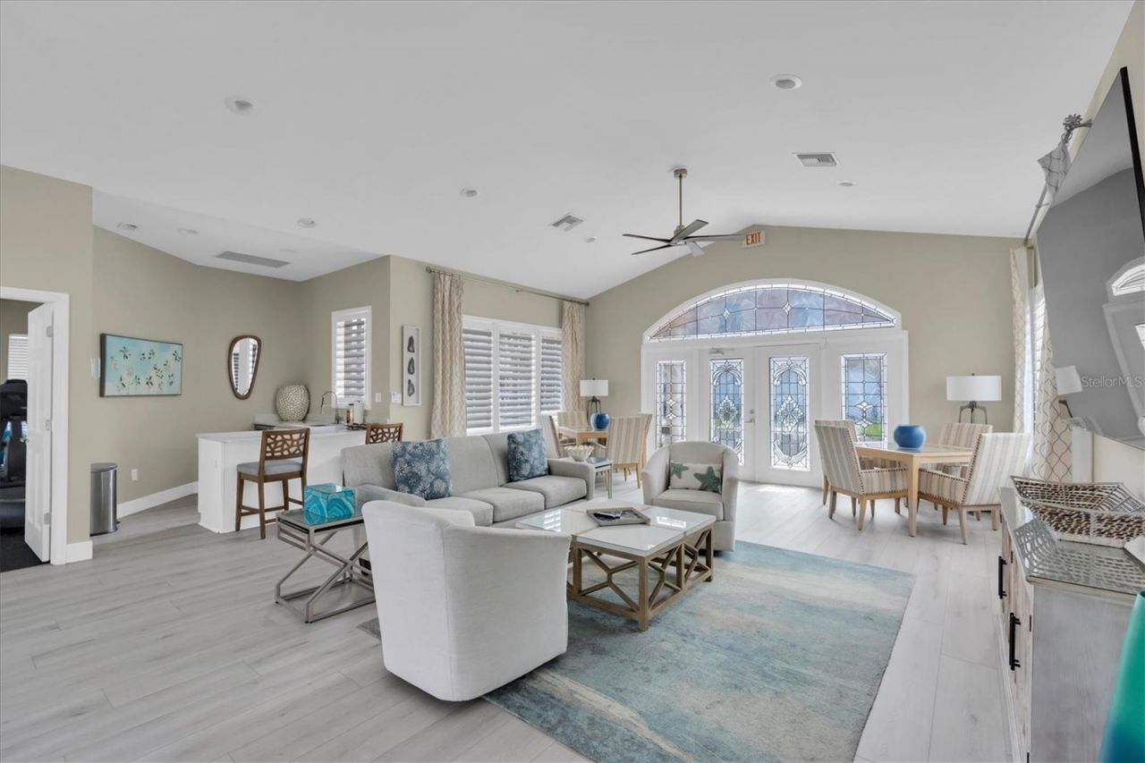 6224 Vista Verde Drive W, Saint Petersburg, FL 33707 Photo