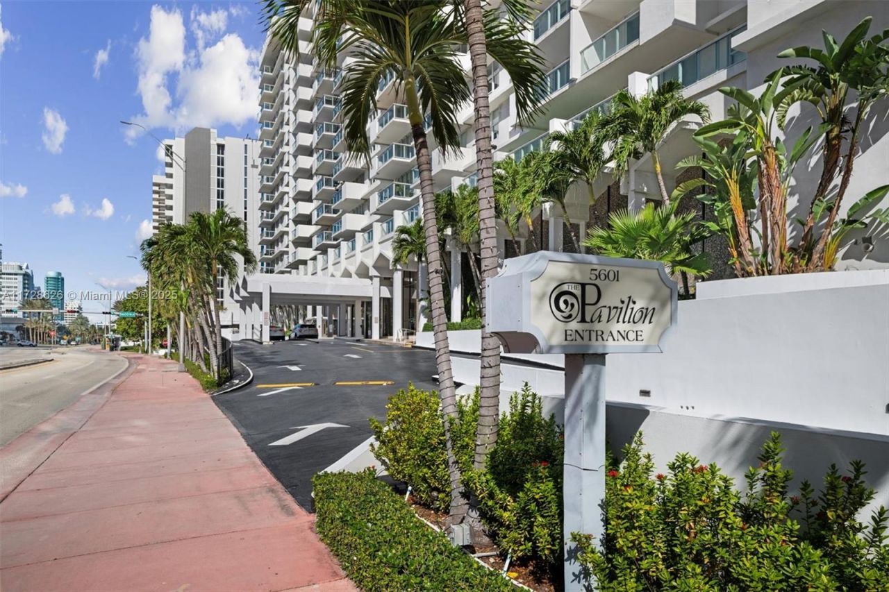 5601 Collins Ave, Unit PH-5, Miami Beach, FL 33140 Photo