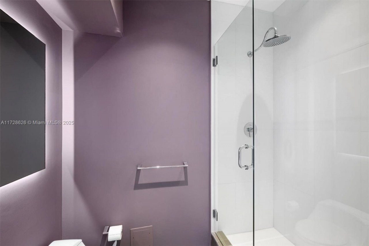 5601 Collins Ave, Unit PH-5, Miami Beach, FL 33140 Photo