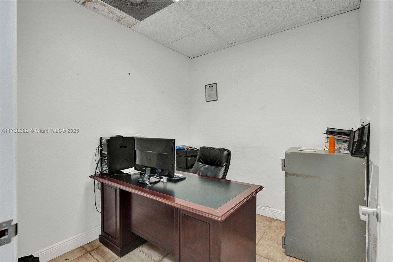 12382 Quail Roost Drive, Miami, FL 33177 Photo