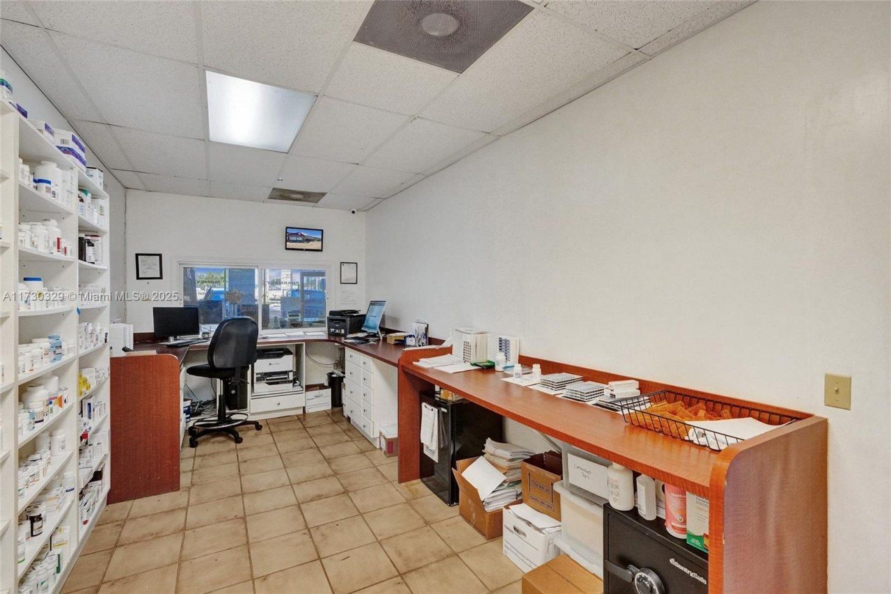 12382 Quail Roost Drive, Miami, FL 33177 Photo