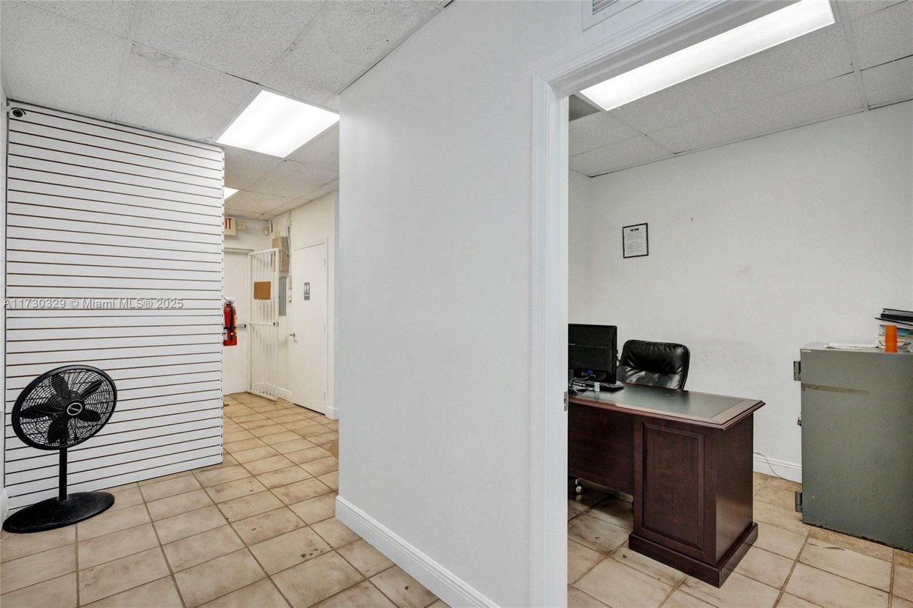 12382 Quail Roost Drive, Miami, FL 33177 Photo