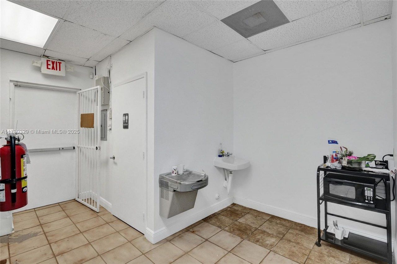 12382 Quail Roost Drive, Miami, FL 33177 Photo