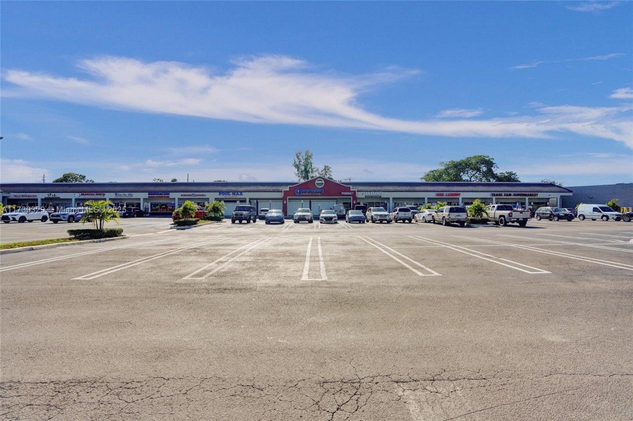 12382 Quail Roost Drive, Miami, FL 33177 Photo