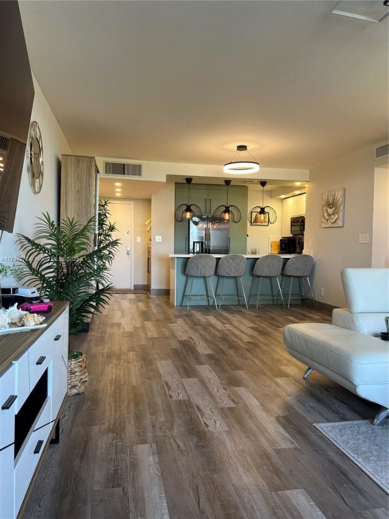 600 Three Islands Blvd, Unit 504, Hallandale Beach, FL 33009 Photo