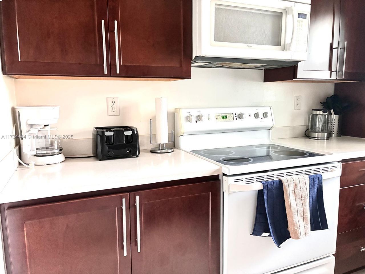 201 178th Dr, Unit 331, Sunny Isles Beach, FL 33160 Photo