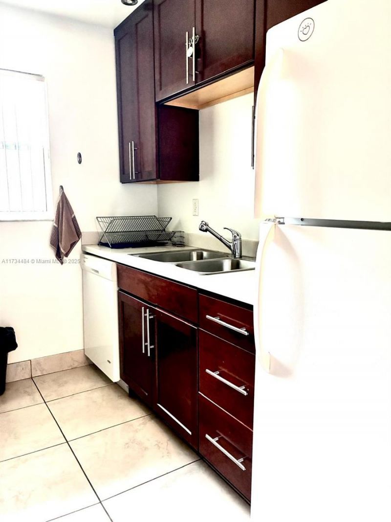 201 178th Dr, Unit 331, Sunny Isles Beach, FL 33160 Photo