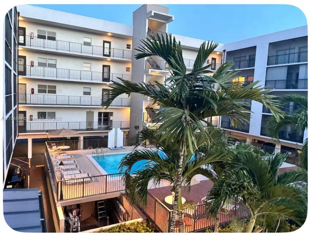 201 178th Dr, Unit 331, Sunny Isles Beach, FL 33160 Photo