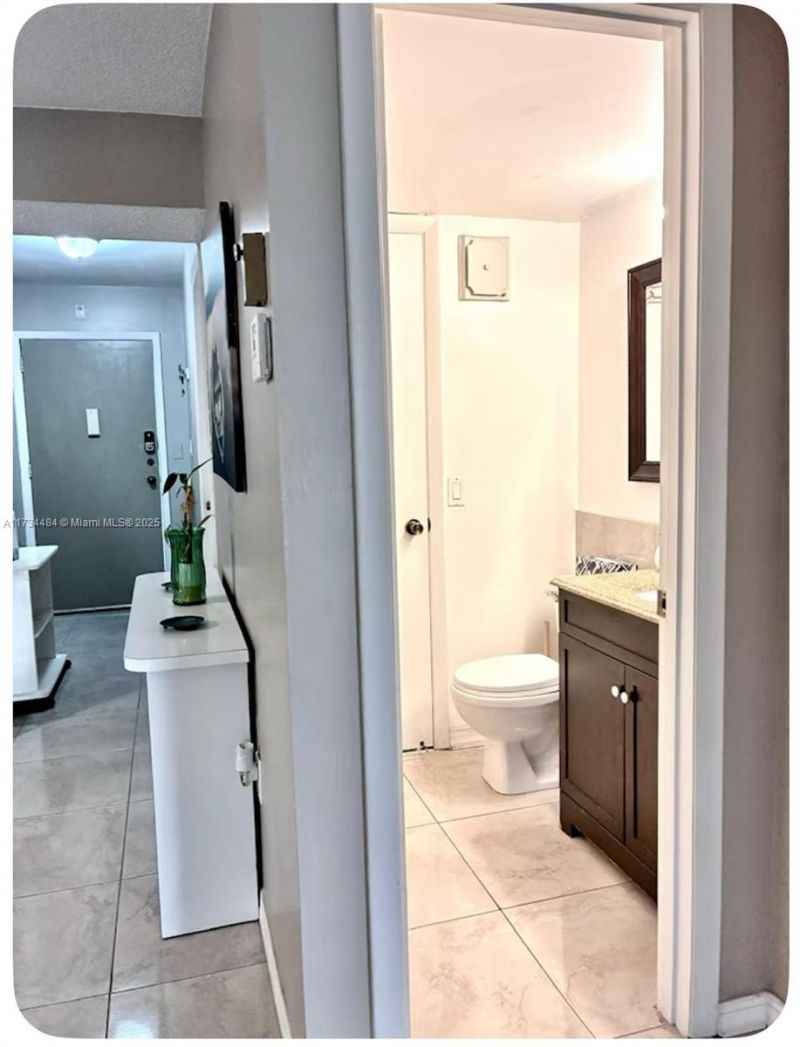 201 178th Dr, Unit 331, Sunny Isles Beach, FL 33160 Photo