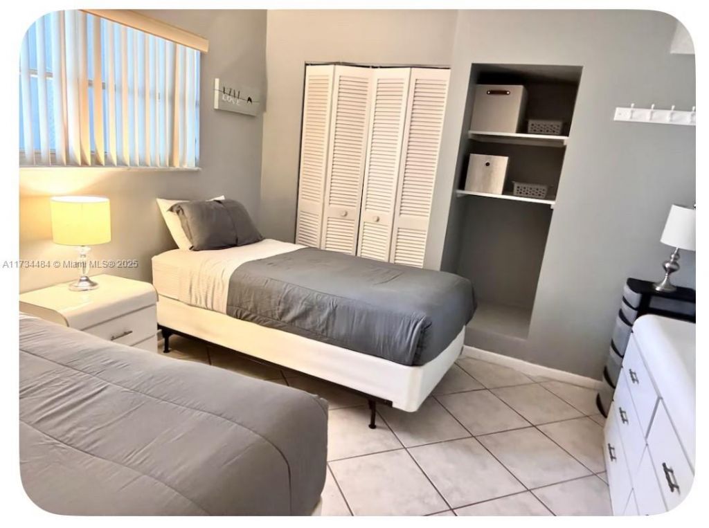 201 178th Dr, Unit 331, Sunny Isles Beach, FL 33160 Photo