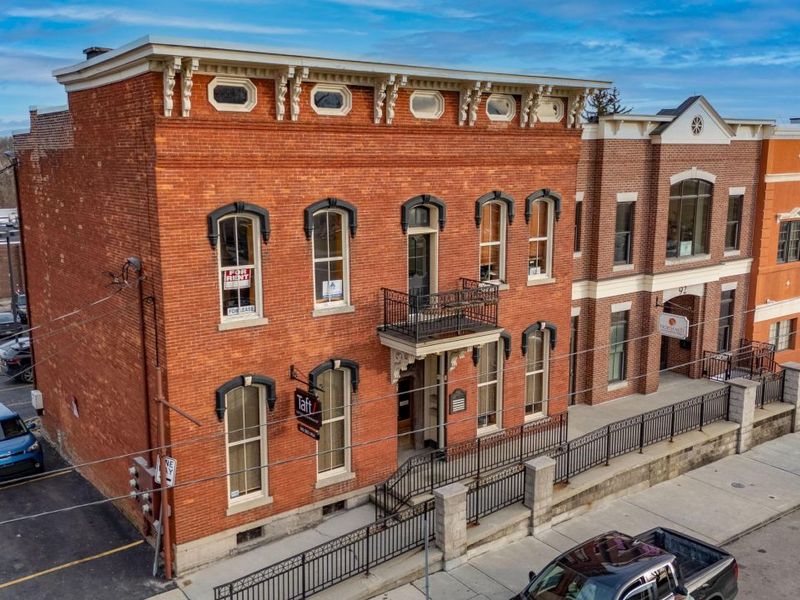 94 N Sandusky Street, Delaware, OH 43015 Photo 2