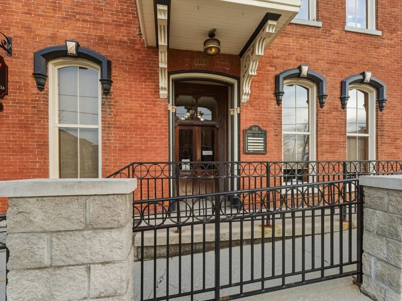 94 N Sandusky Street, Delaware, OH 43015 Photo 5