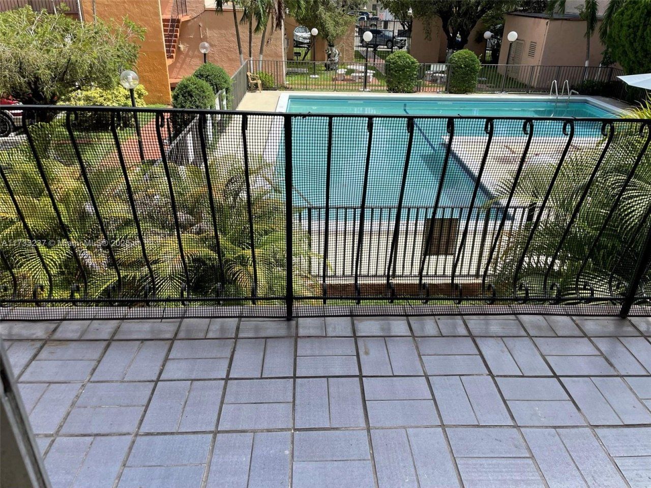 1950 W 54th St, Unit 112, Hialeah, FL 33012 Photo