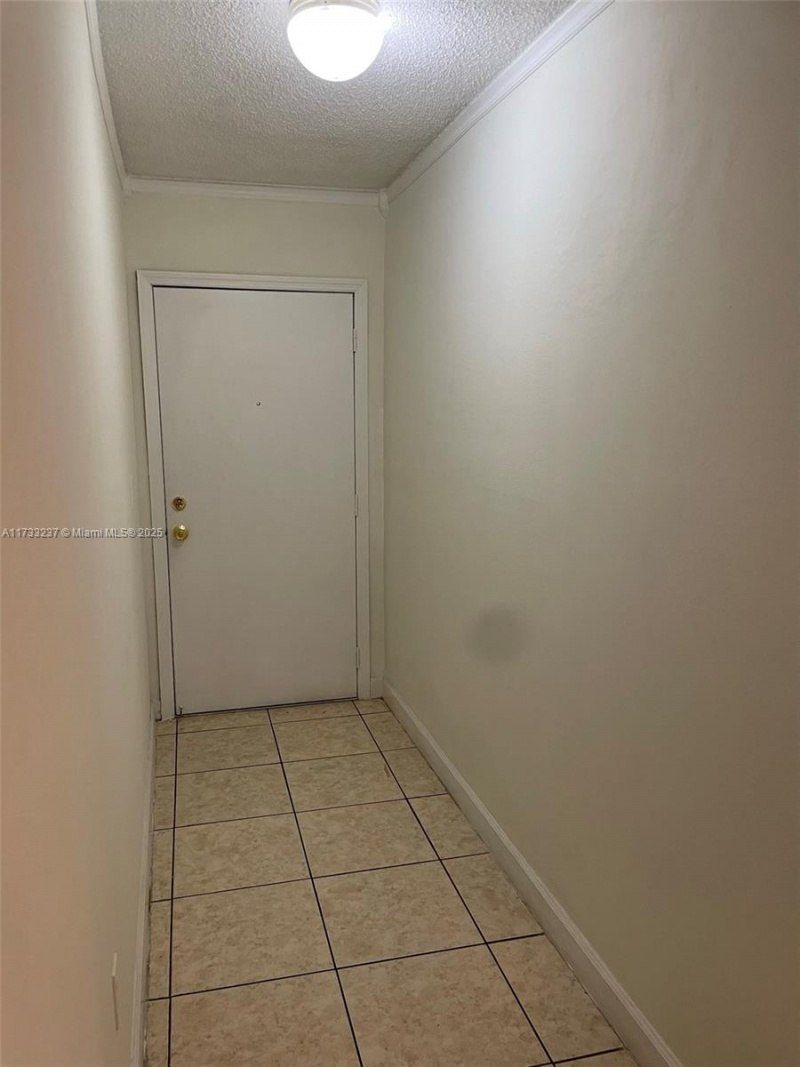 1950 W 54th St, Unit 112, Hialeah, FL 33012 Photo