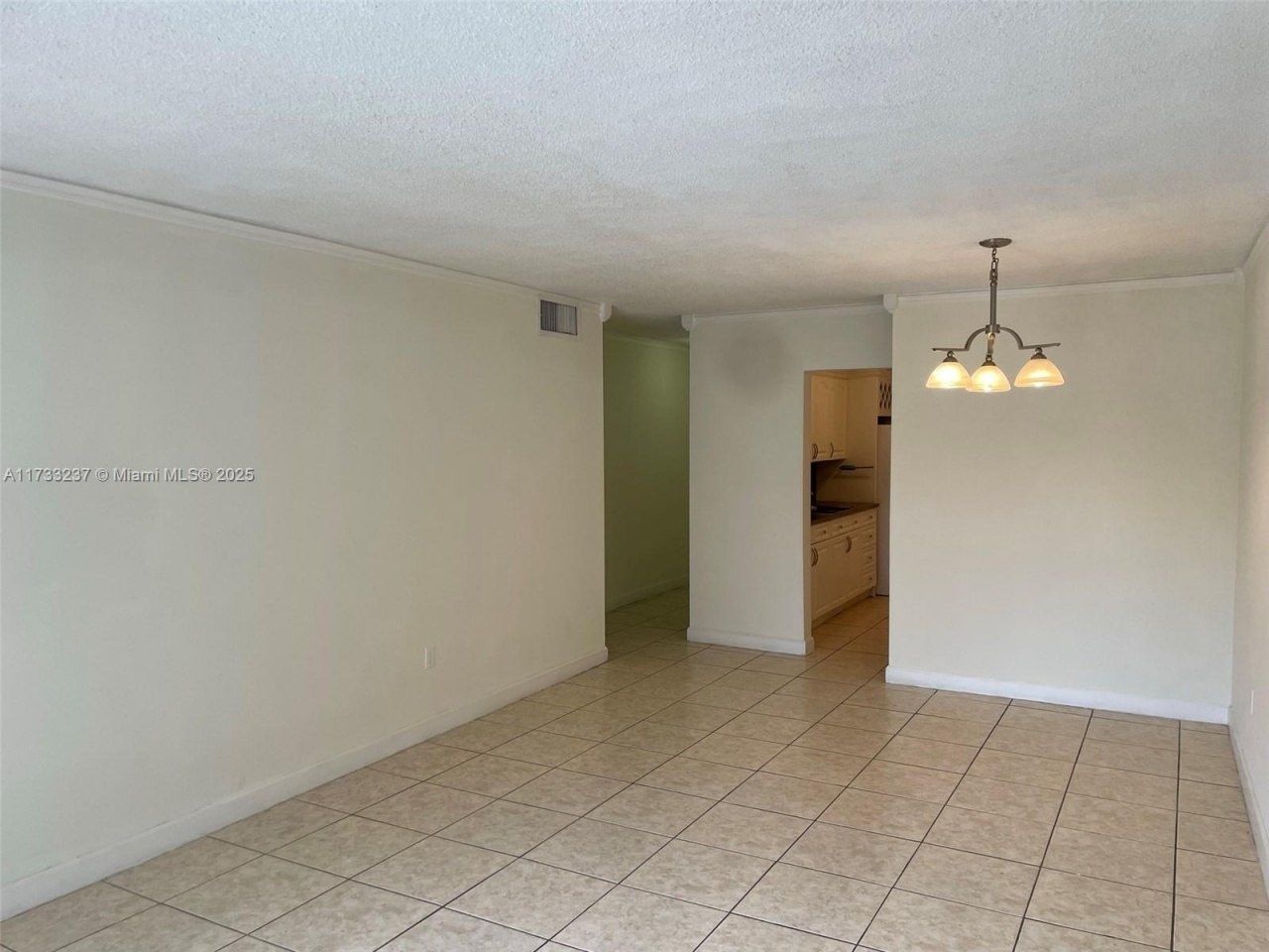 1950 W 54th St, Unit 112, Hialeah, FL 33012 Photo