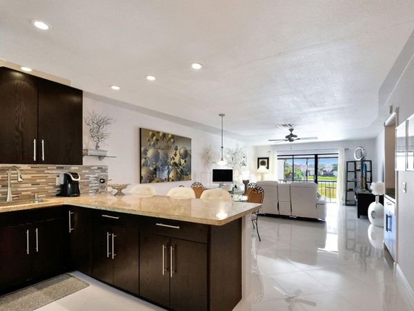 21219 Lago Circle, Unit F, Boca Raton, FL 33433