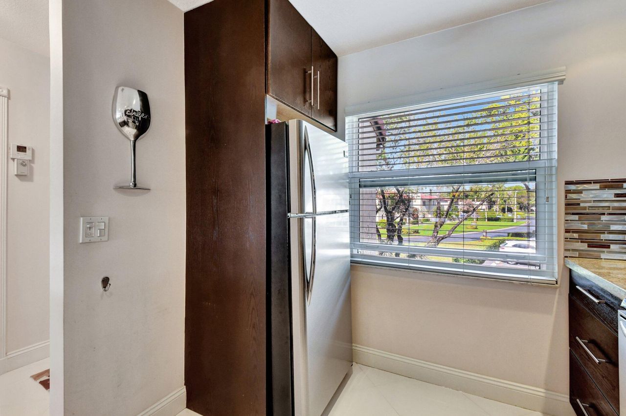 21219 Lago Circle, Unit F, Boca Raton, FL 33433 Photo